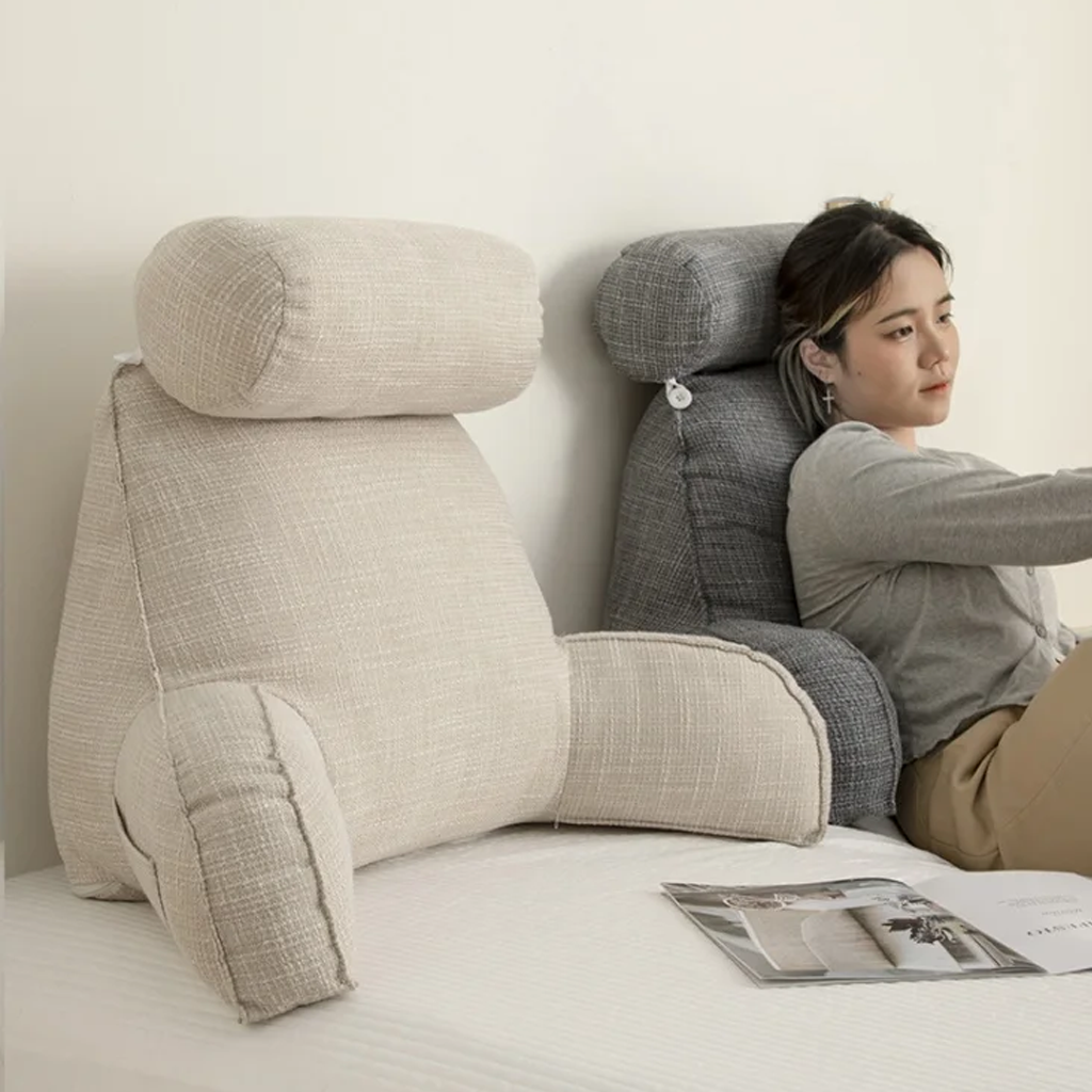Billede af ergonomisk siddehynde med justerbar nakkestøtte og elegante armlæn for lindring af nakke- og rygsmerter