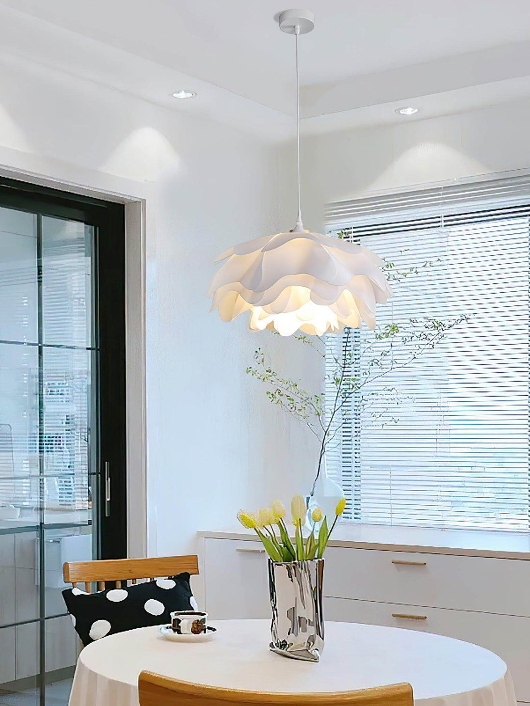 Hvid blomster LED pendellampe