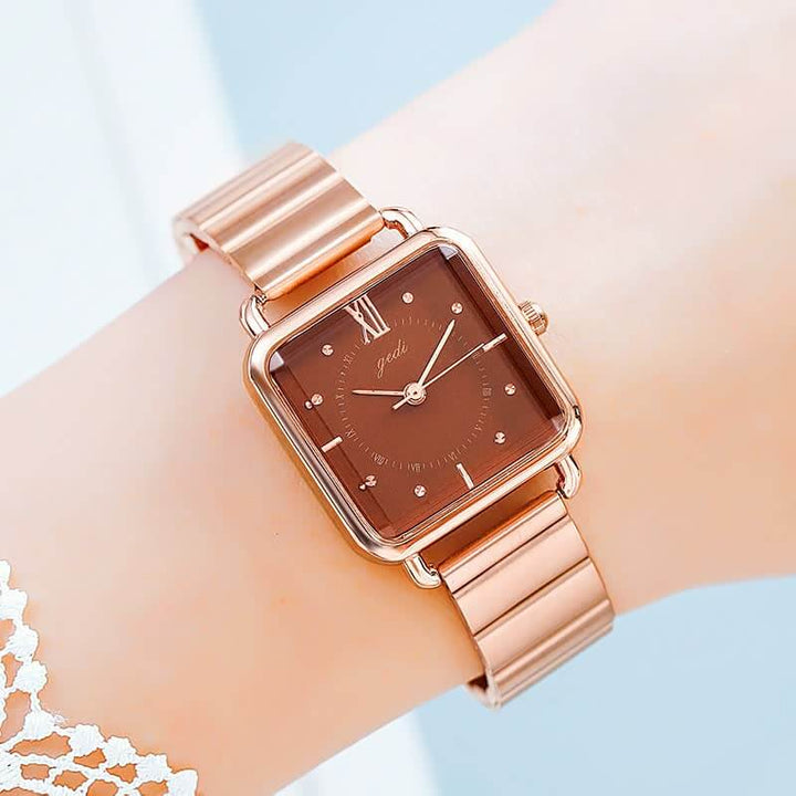 Elegant dameur med justerbar rem