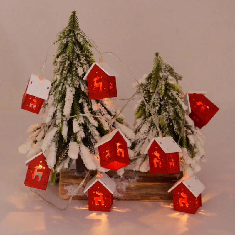 LED træhus juledekoration med varmt hvidt lys