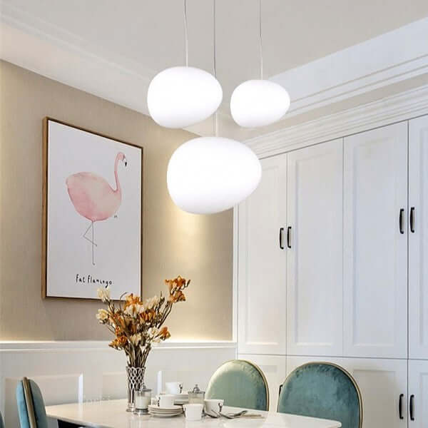 Moderne Pendellampe i satineret glas