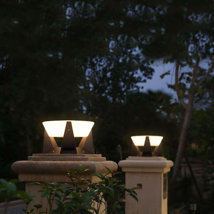 Solar udendørslampe med bevægelsessensor