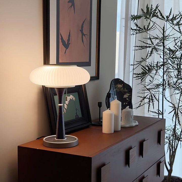 Moderne designer bordlampe i træ og metal, 36 cm