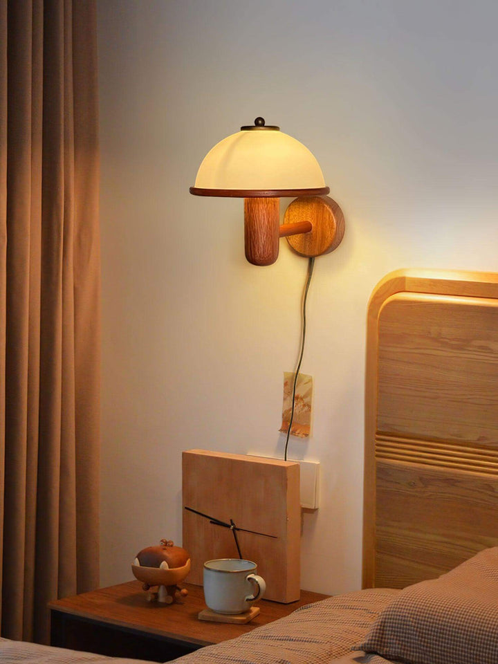 Moderne væglampe med svampedesign i træ