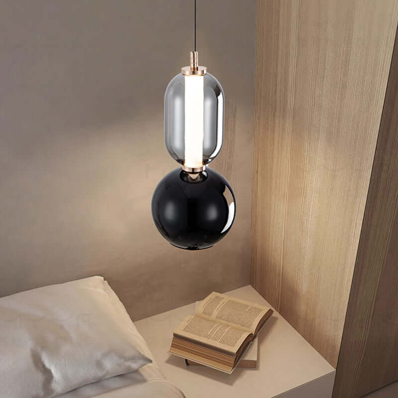 Minimalistisk skandinavisk pendellampe i glas og jern