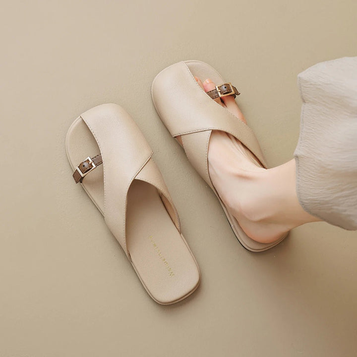 Komfortable flade fisherman sandaler med justerbare remme, ideelle til sommer.
