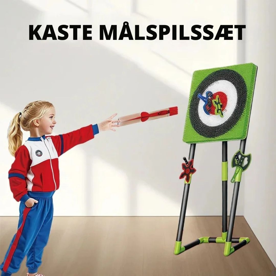 Børn griner mens de kaster bløde økser på målet. Indendørs familie spil for koordination og sjov.
