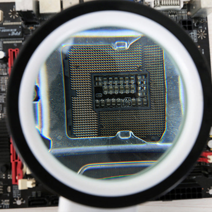 FocusLite højtydende lup, en uundværlig synshjælp med 30x forstørrelse og lys til detaljer.