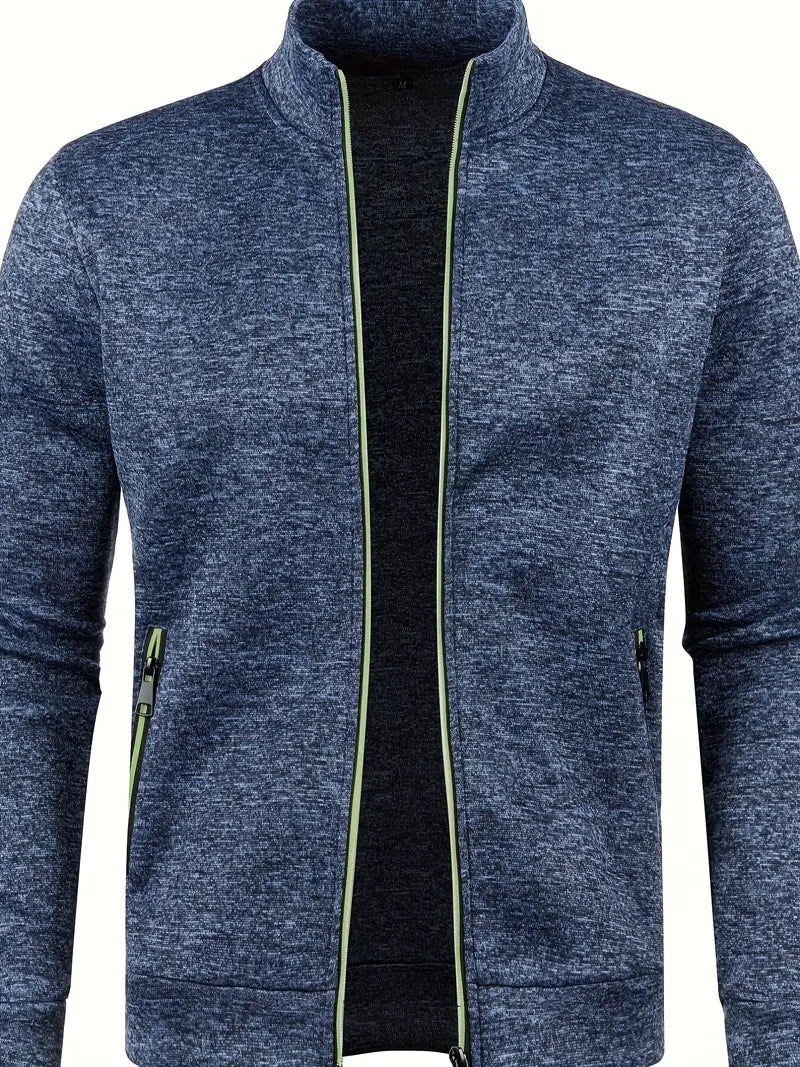 Graue Herren Weste mit Reißverschluss vorne, ideal für Winter, bietet Stil und Komfort für vielseitige Aktivitäten.
