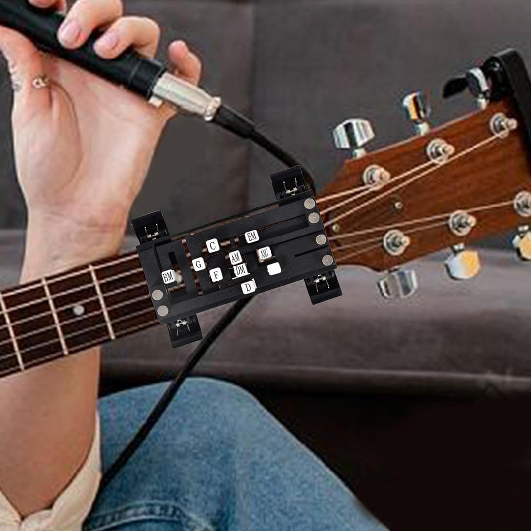 Akustisk guitartræner for nem akkordmestring; et værdifuldt værktøj til guitar træning.