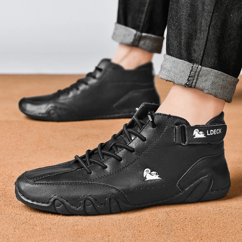 Håndlavede italienske high-top sneakers til herre i elegant design. Komfortable fritidssko i høj kvalitet.