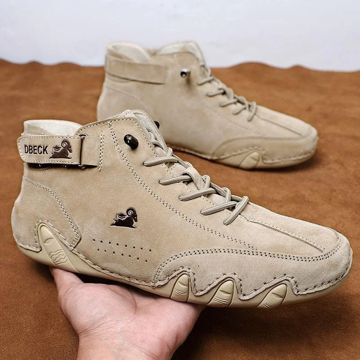 Elegante herre high-top sneakers i khaki. Håndlavet italiensk fodtøj med fokus på komfort og stil.