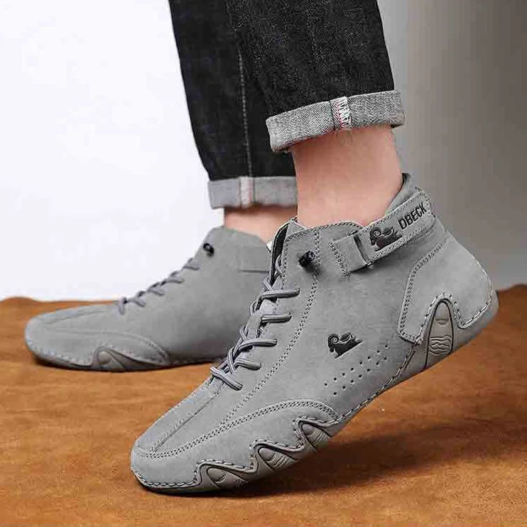 Kvalitets high-top sneakers til herre. Håndlavet italiensk fodtøj med elegant design og lang holdbarhed.