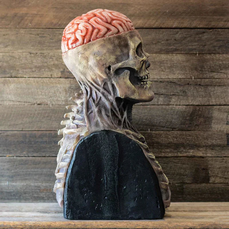 Halloween skeletmaske, realistisk og skræmmende, mod en mørk baggrund, perfekt til fester, lavet af blød latex.