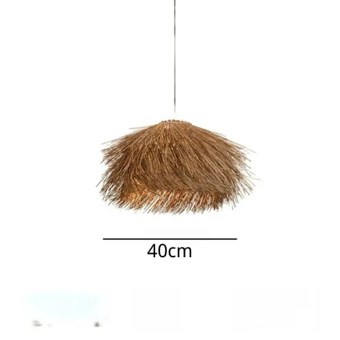 Håndlavet pendel lampe i vintage stil af rattan, med sort jern baldakin, til stuen eller spisebordet.