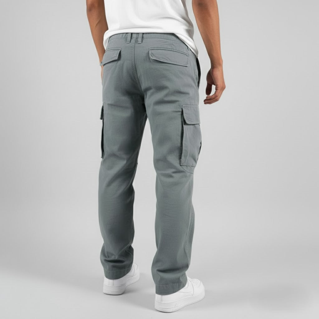 Funktionelle herre cargobukser. Afslappet pasform, streetwear-stil, mange lommer. Komfortable og holdbare til outdoor og fritid.