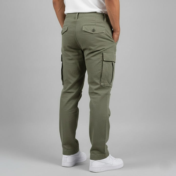 Herres cargobukser, afslappet pasform og streetwear-design. Stilfulde fritidsbukser med praktiske sidelommer til mænd.