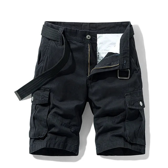 Herre cargoshorts i neutral farve med mange praktiske lommer, ideelle til sommer og fritid.