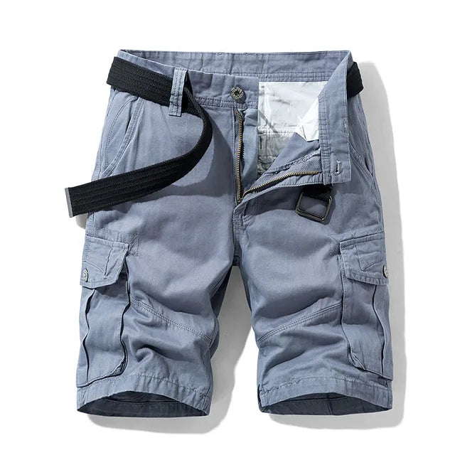 Stilfulde herre cargoshorts, set forfra, med rummelige sidelommer, perfekt til outdoor og casual brug.