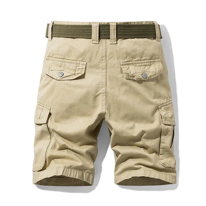 Detalje af slidstærkt stof på herre cargoshorts, sikrer holdbarhed til outdoor og hverdagsbrug.