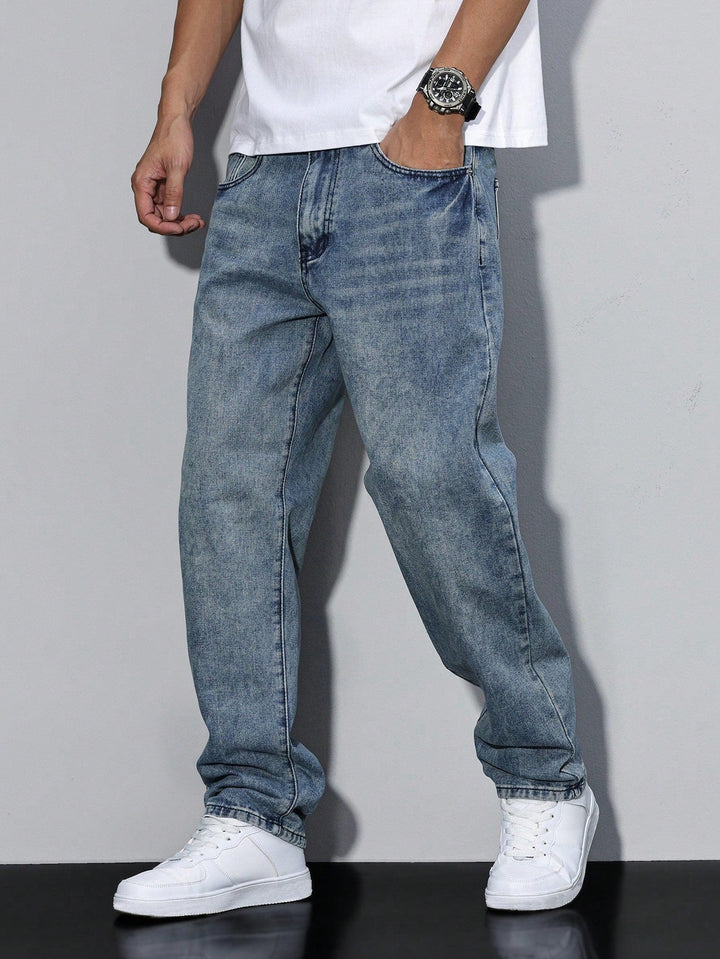 Straight leg casual herre jeans i blå, alsidige til hverdagsbrug.