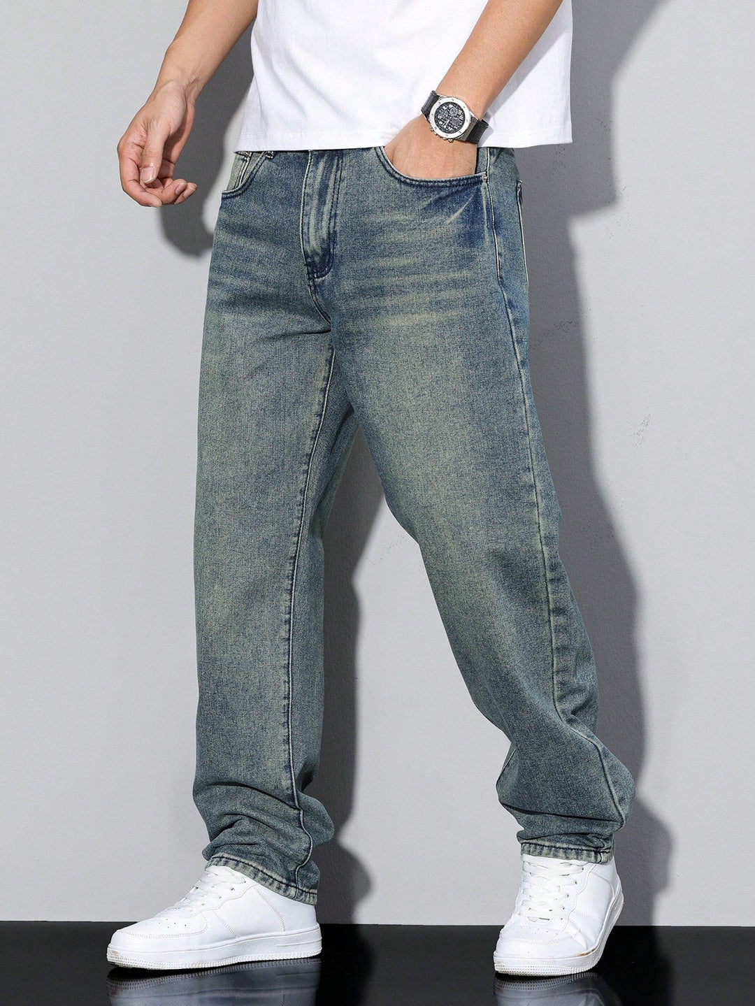 Alsidige mørkeblå herre jeans, casual, straight leg og komfortable til enhver lejlighed.