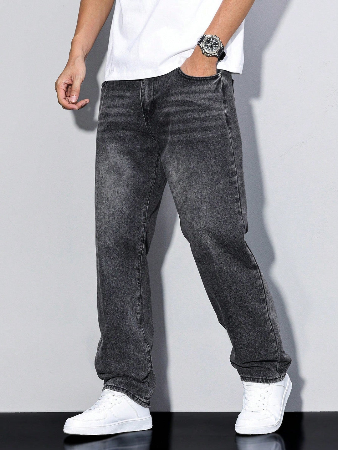 Hverdags jeans til herre i blå, komfortabel straight leg pasform.