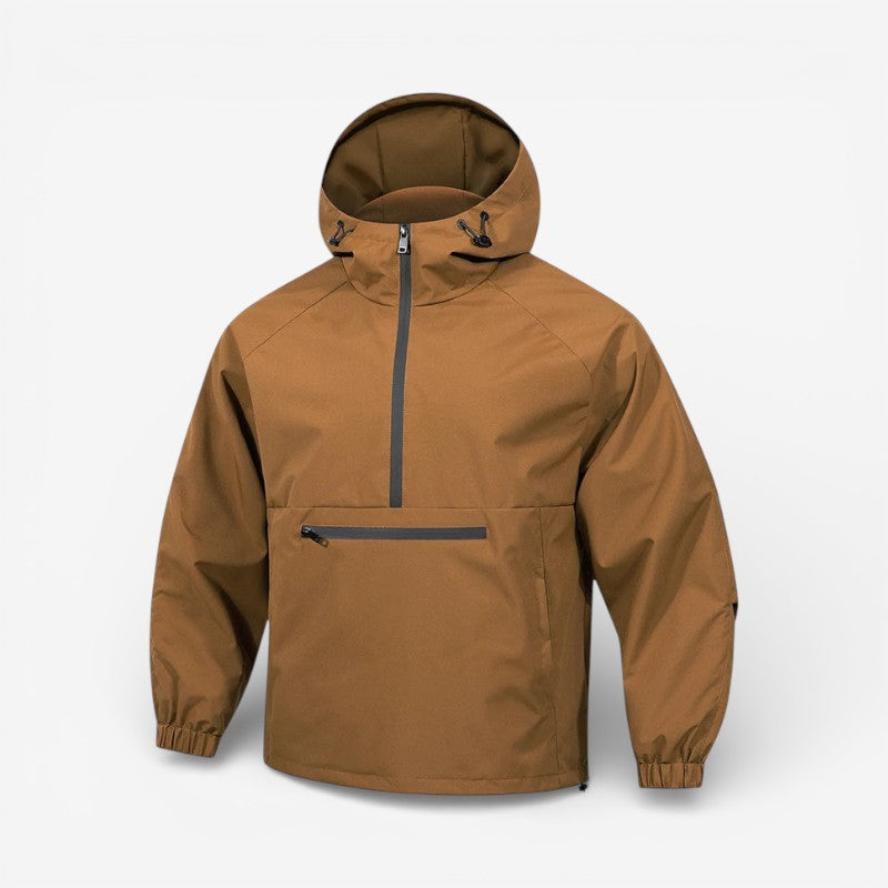 Frontbillede af mænds hættetrøje jakke. Moderne og praktisk jakke med halv lynlås for en casual stil.