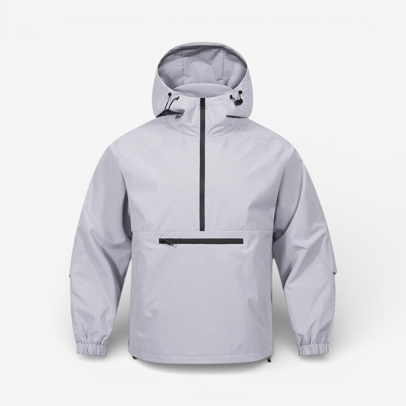 Detaljebillede af en langærmet herre hættetrøje jakke. Halv lynlås og komfortabel pasform for et sporty look.