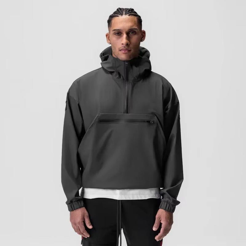 Herre fritidsjakke: Hættetrøje med halv lynlås. Ideel til casual styling, komfortabel og langærmet design.