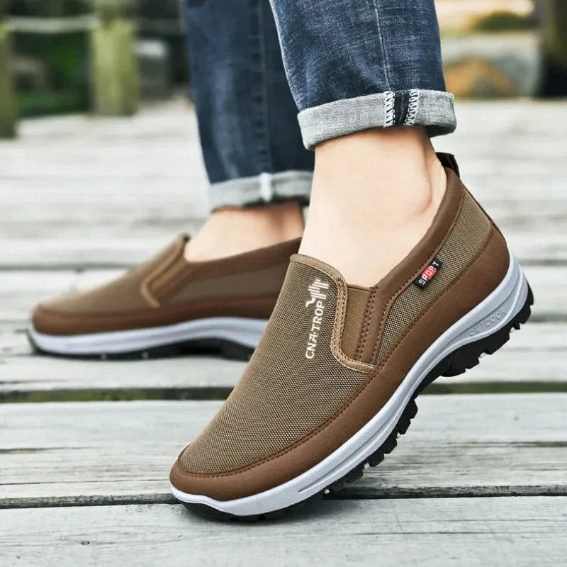 Herre slip-on sko med svangstøtte for optimal komfort. Lette og behagelige fritidssko til hverdag.
