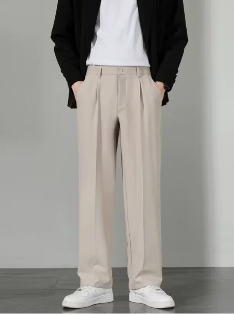 Stilfulde herrebukser, afslappet pasform, perfekte til business casual. Komfortable for manden.
