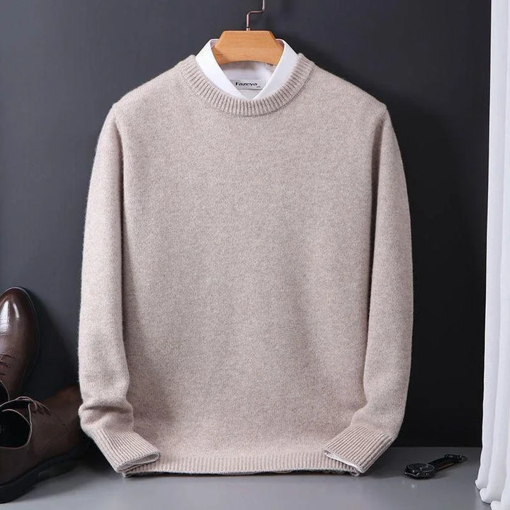 Blød herre striktrøje med geometrisk mønster i cashmere look. Komfortabel til både efterår og vinter.