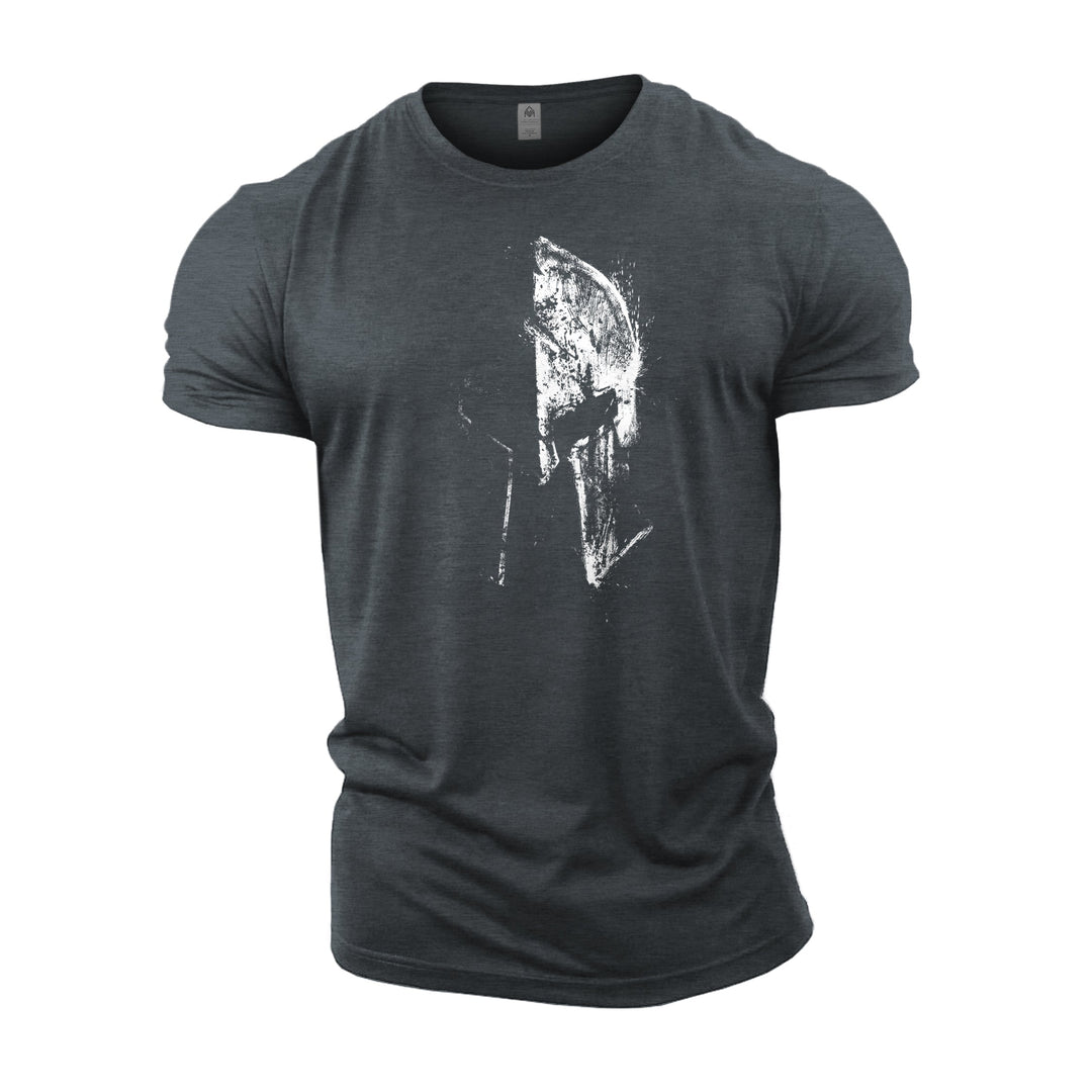 Herre fitness T-shirt i grå, foldet pænt, med fokus på blødhed og tekstur.
