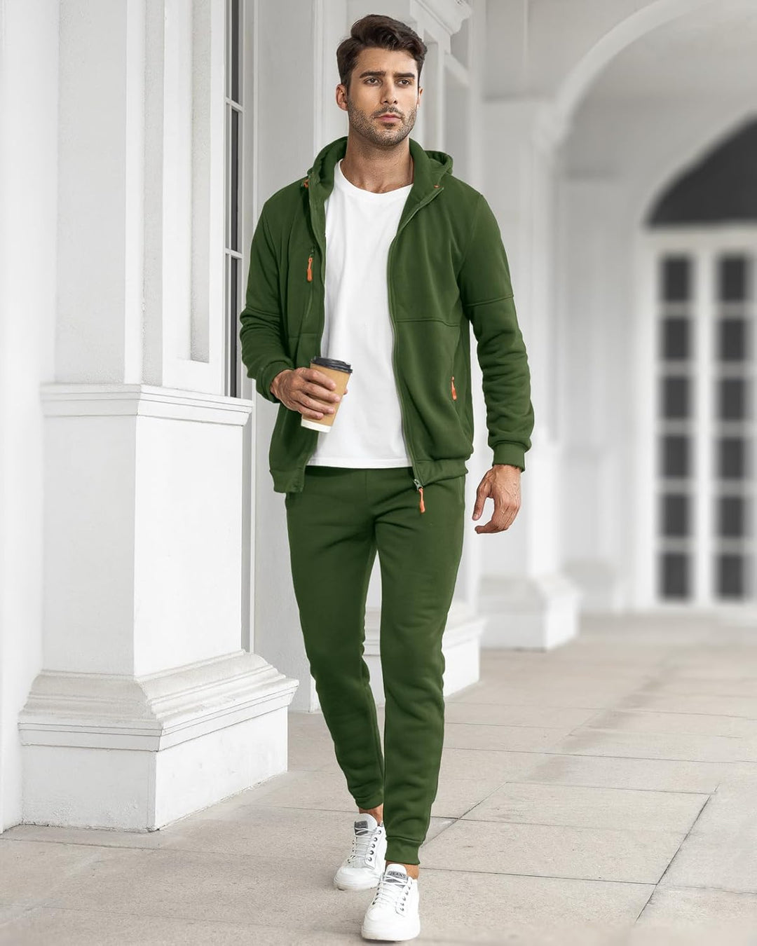Herre Slim-Fit træningsdragt, åndbar, mørkeblå, frontvisning, stilfuldt look, letvægtsmateriale til sport og fritid