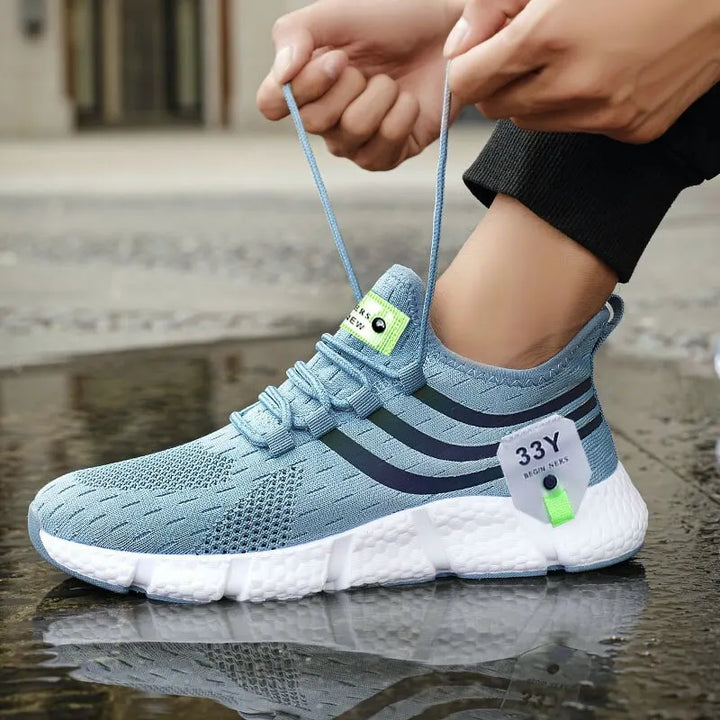 Herresports fritids-sneakers i åndbart mesh med tPR-ydersål, der giver fremragende greb og letvægtskomfort.