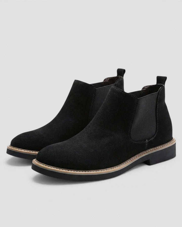 Moderne herre slip-on chelsea støvler med fleksibel sål, ideelle til efterår og vinter. Komfortabelt fodtøj.