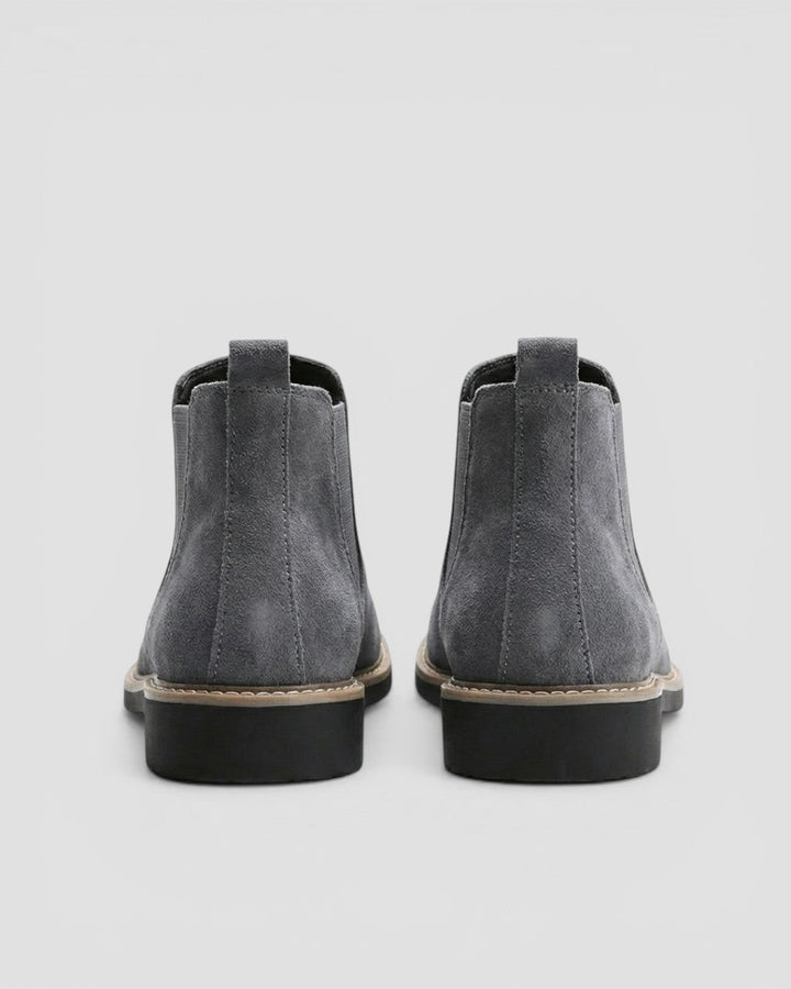 Klassiske herre chelsea støvler i slip-on stil. Elegante ankelstøvler med et tidløst design til mænds fodtøj.