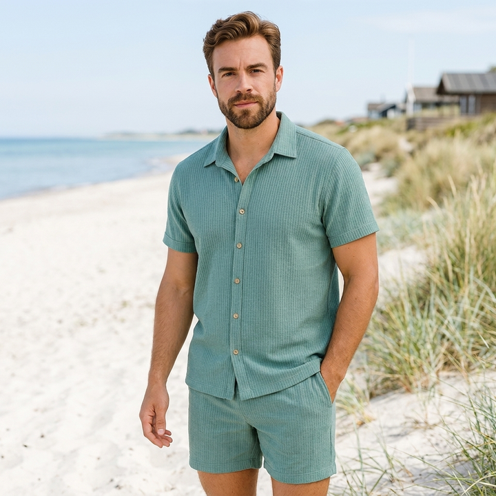 Komfortable mænds sommershorts med elastisk talje, ideel til ferie og afslappet sommerstil.