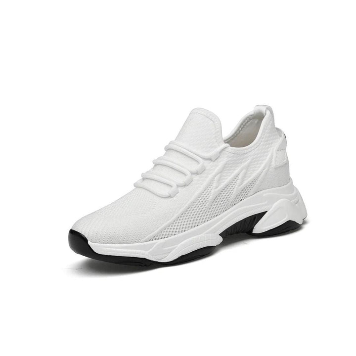 Hvid herre sportsneakers med højdeforøgelse, åndbar og letvægt, designet til sport og hverdag.