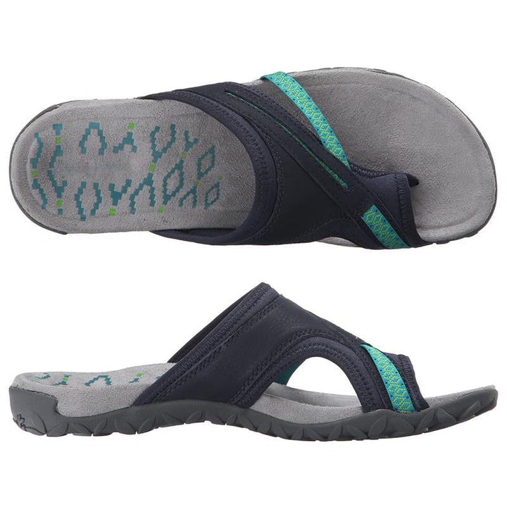 Elegante sommer sandaler til kvinder i neutral farve, kombinerer stil med ortopædisk komfort for lette skridt.