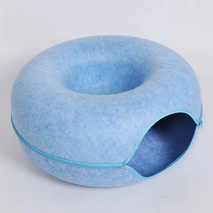 Kattelegetøj og katteseng i ét: donut seng med indbygget tunnel til aktive og nysgerrige katte.