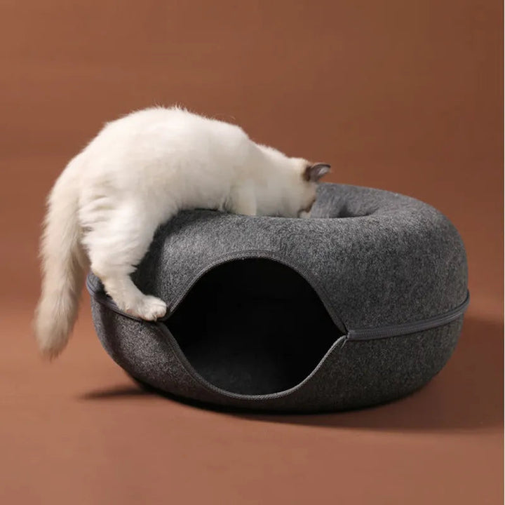 Moderne katteseng med tunnel design. Blød og hyggelig kattesofa, der beriger din kats hverdag.