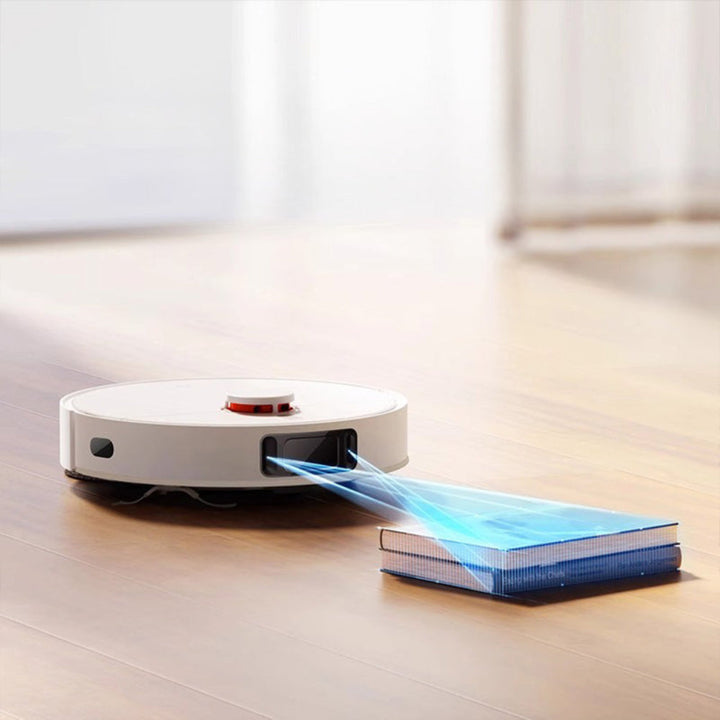 Intelligent robotstøvsuger med avancerede sensorer for effektiv navigation. Smart home rengøring.