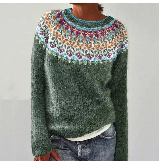 Varm islandsk kvindetrøje med detaljeret mønster. Strikket langærmet sweater, perfekt til kold vintermode.