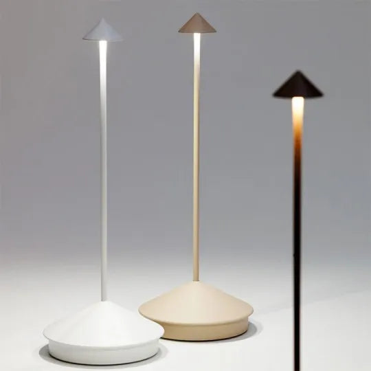 Trådløs, dæmpbar LED Spikelight, vejrbestandig, elegant design, ideel til indendørs og udendørs belysning, USB-opladelig.