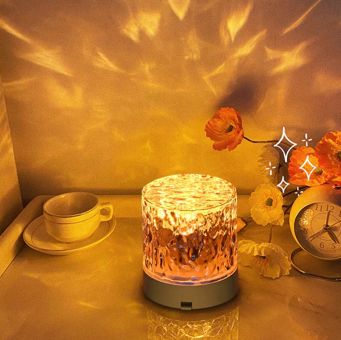 Trådløs LED-stemningslampe med fjernbetjening, RGB-farver og elegant design for stemningsfuld belysning.