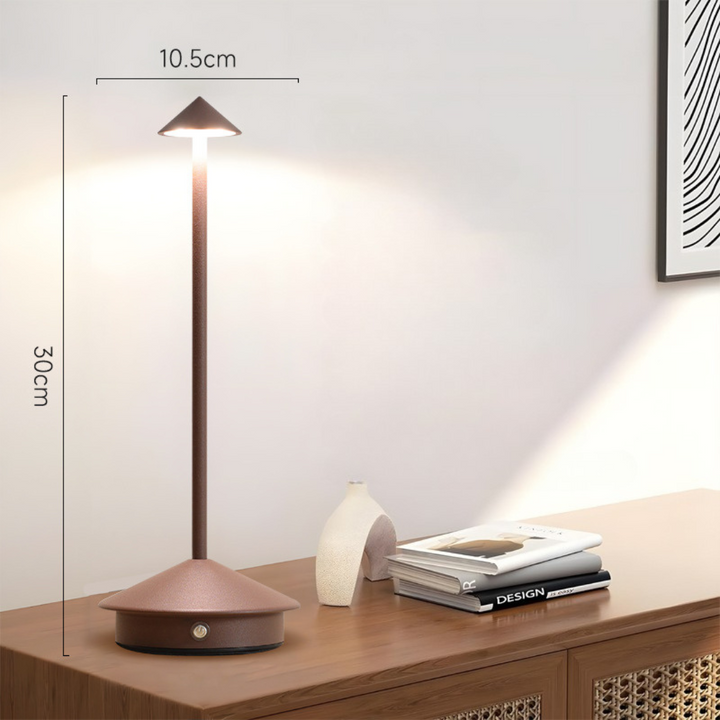 Trådløs LED bordlampe med dæmpbart touch lys og moderne design, ideel til fleksibel, stilfuld belysning.