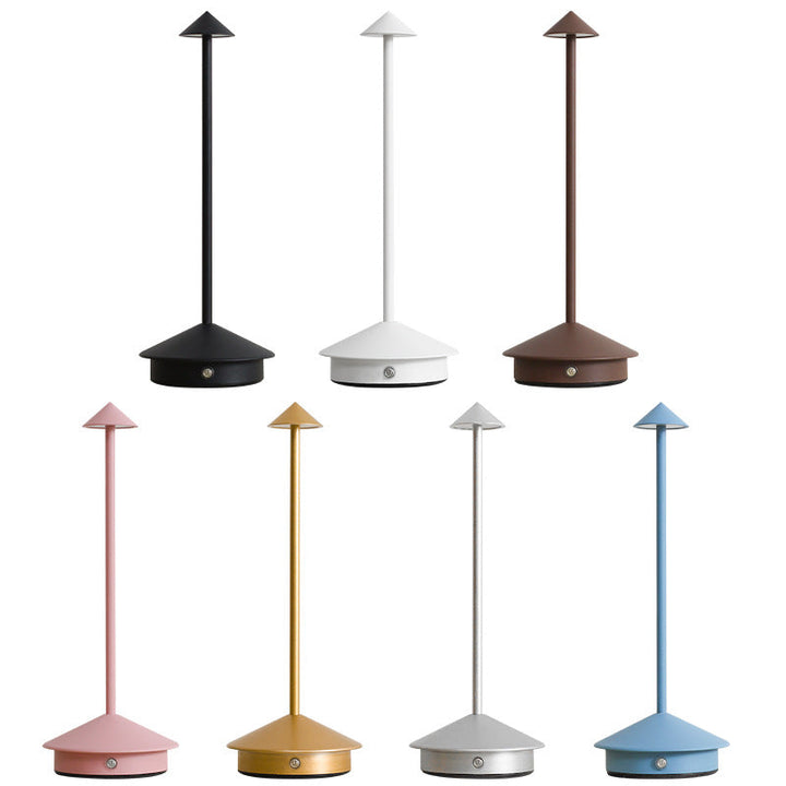 Trådløs LED bordlampe med dæmpbart touch lys og moderne design, ideel til fleksibel, stilfuld belysning.