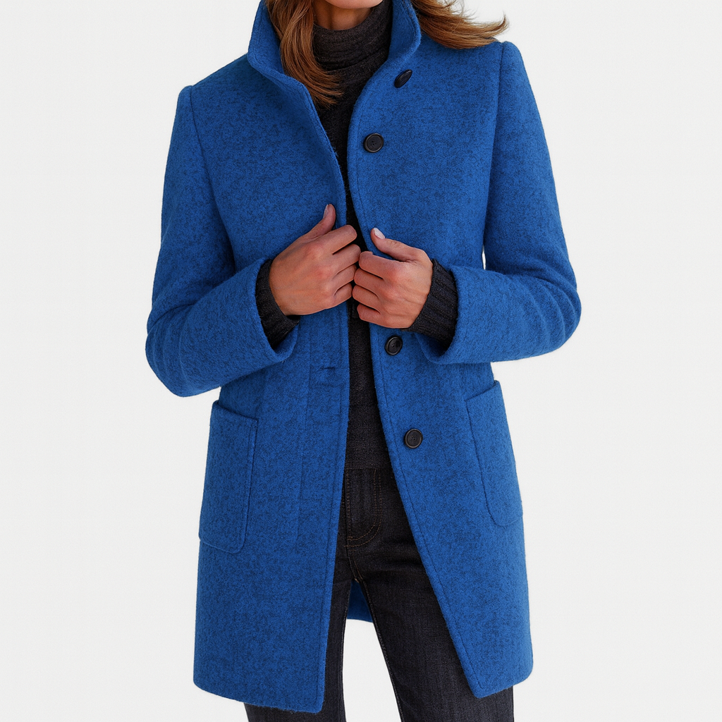 Klassisk, varm damefrakke til vinteren. Elegant og tidløst design i lang model med knapper.